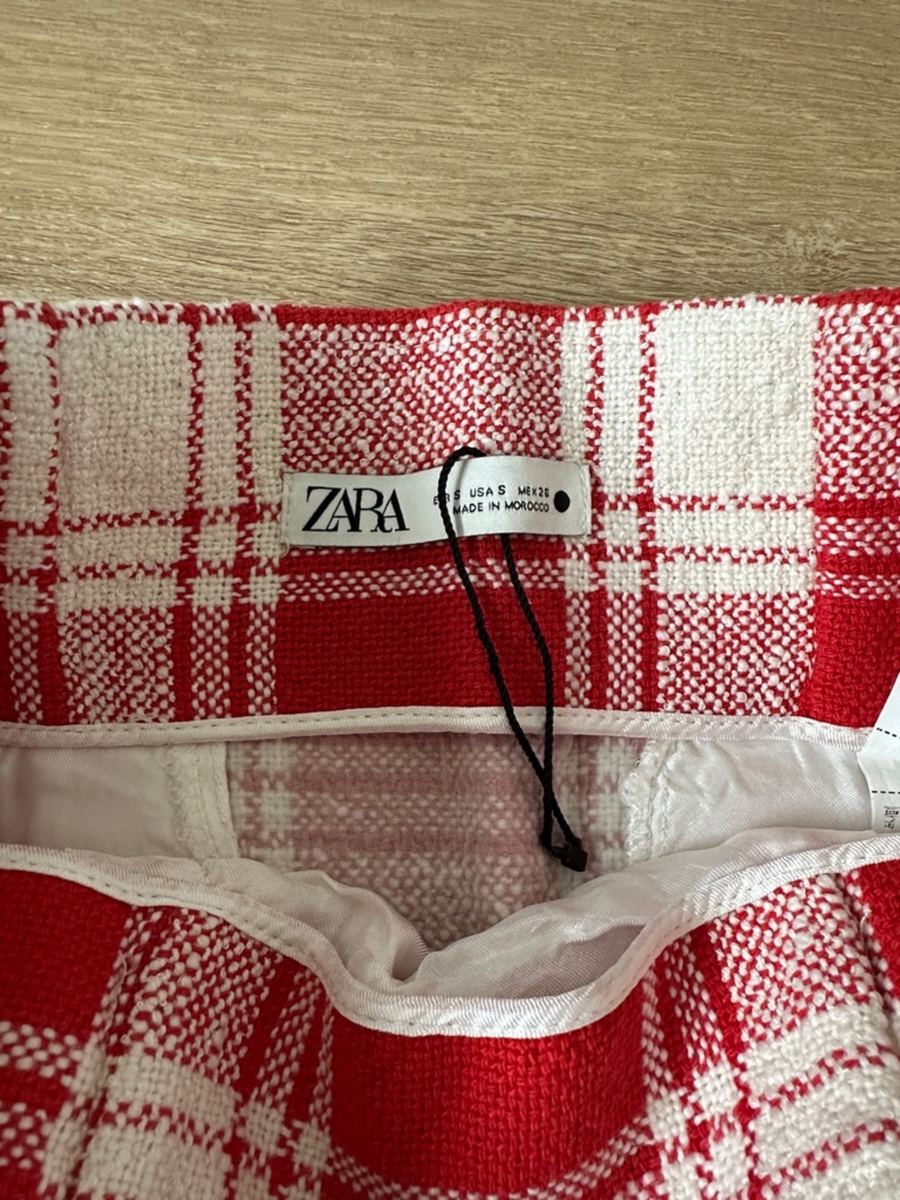 Zara Red and White Checkered Mini Skirt - Picture 2 of 9
